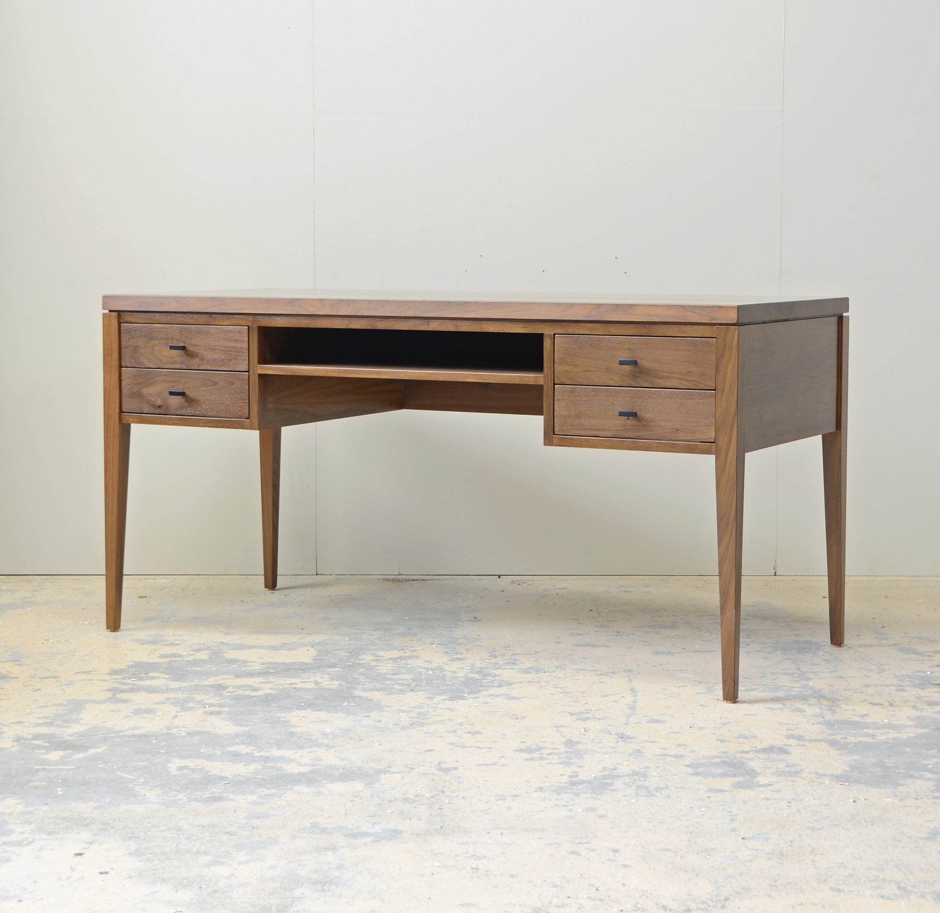 Zovic Desk