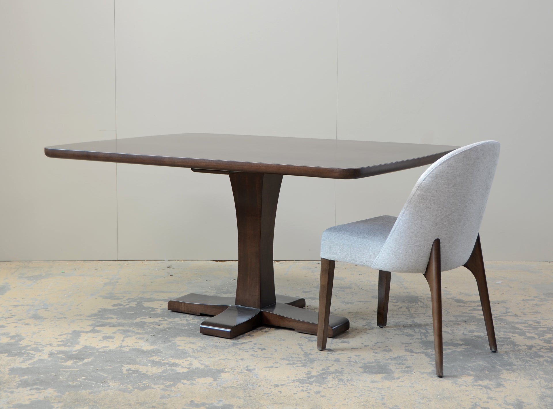 Webber Pedestal Table