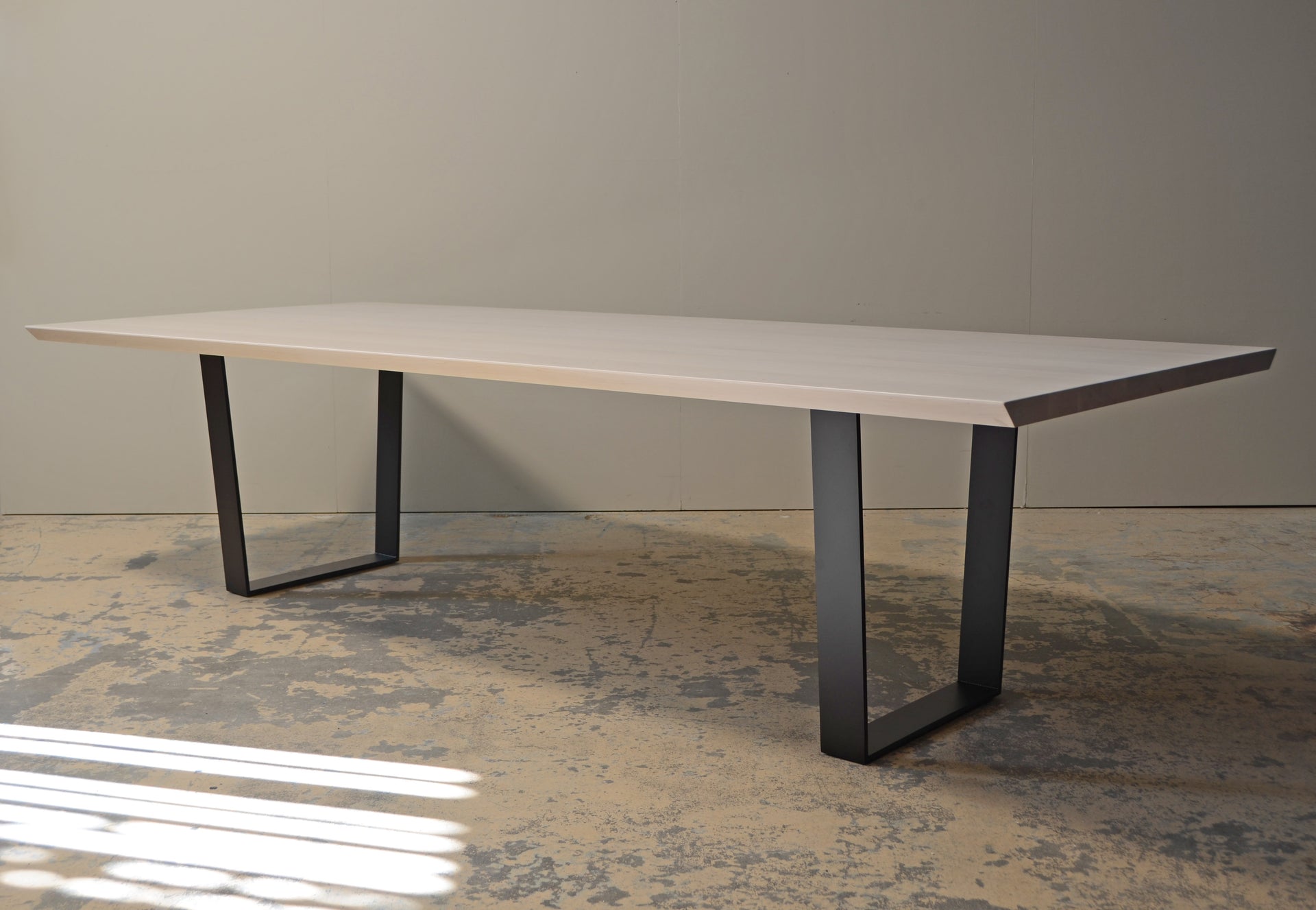 Vector Dining Table