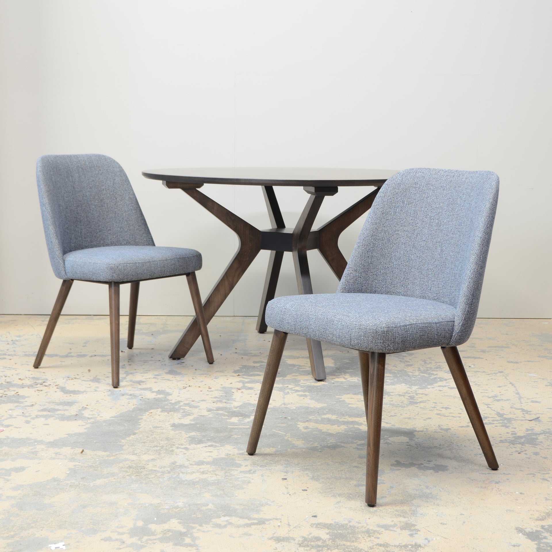 Deco Round Dining Table