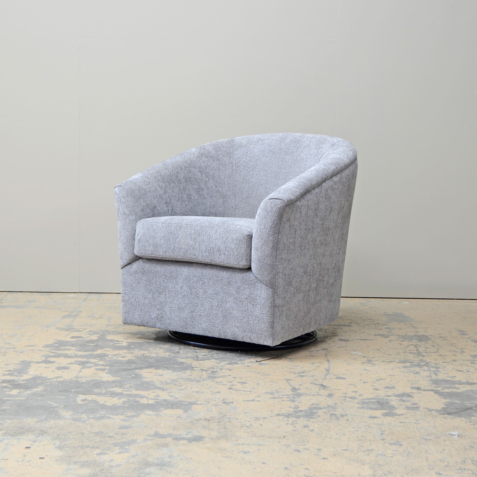 Lea Swivel Chair