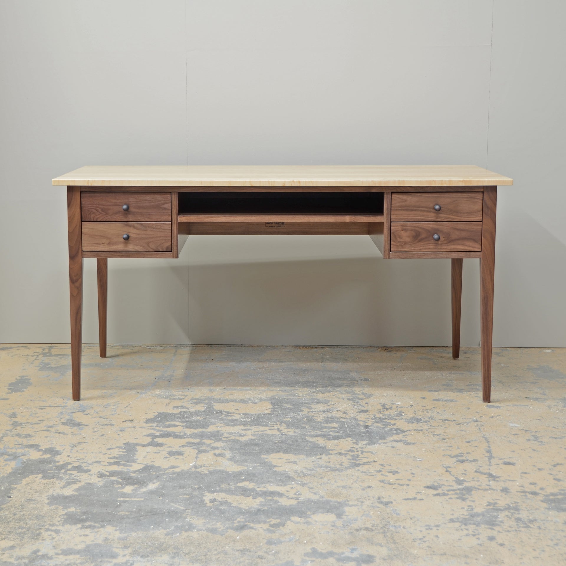 Ubbens Desk